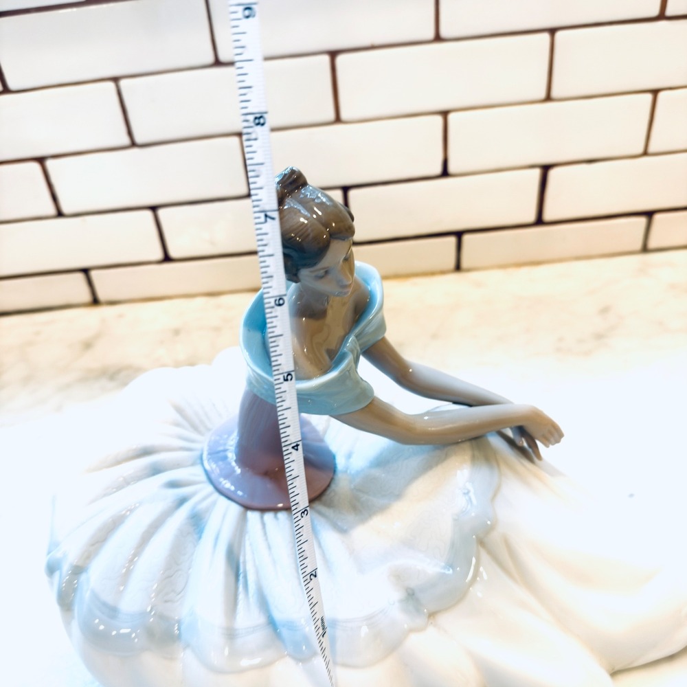 NAO Lladro Ballerina Figurine "Hope" Collectible Home Decor Ceramic #1266 - Picture 7 of 8